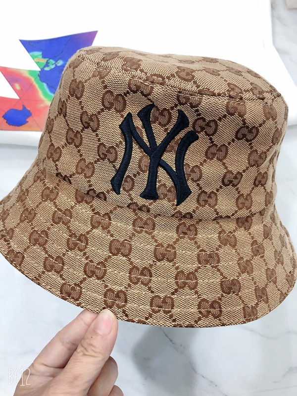 ブランド帽子側面デザイン